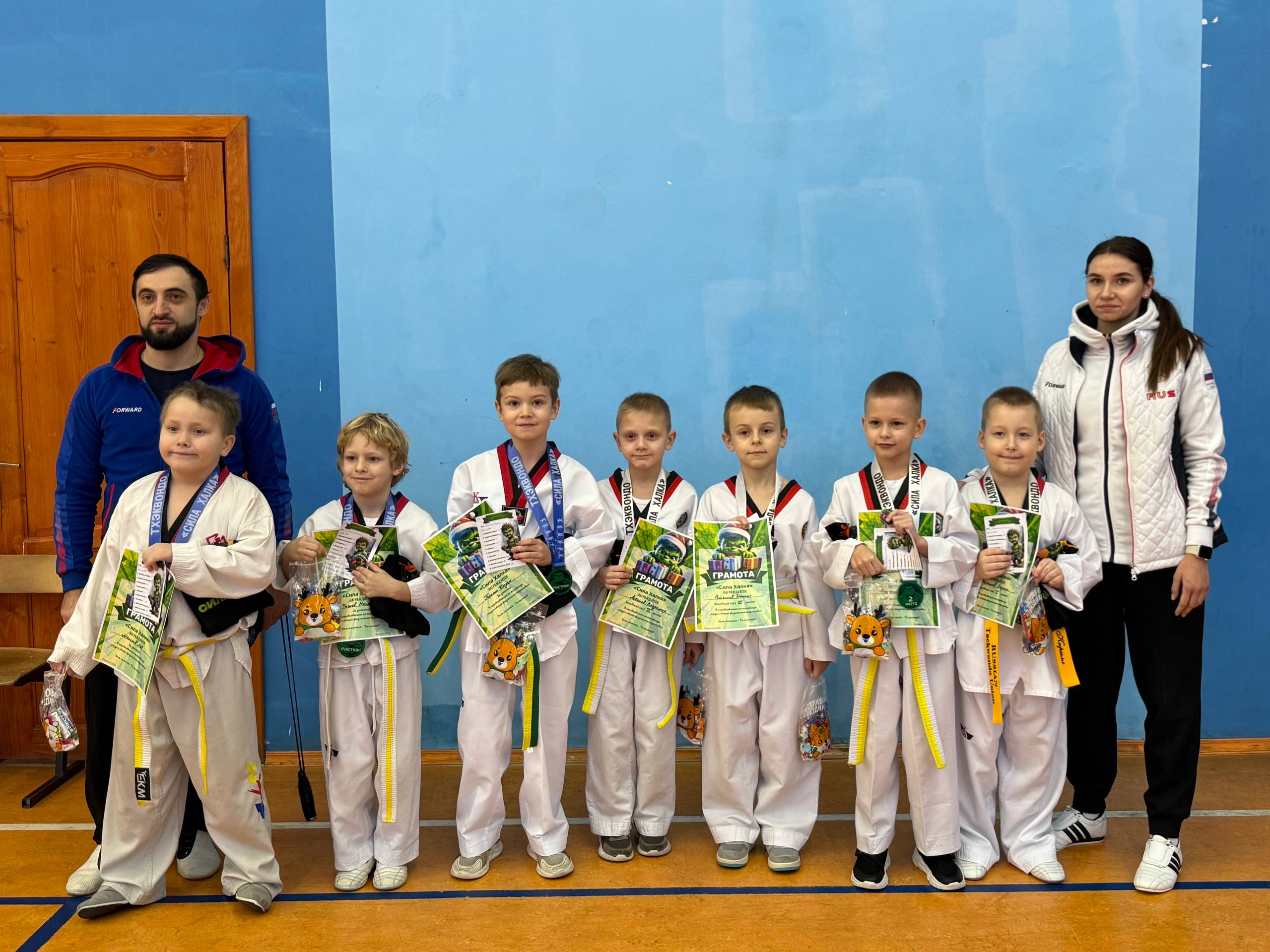 Младшая группа с медалями